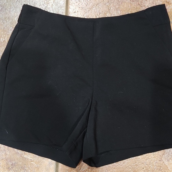 Pants - Maurices Side Zip Shorts Black Women's Size 7/8 EUC